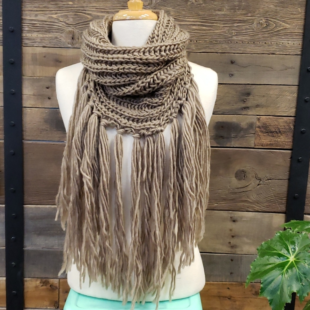 Fringe infinity scarf